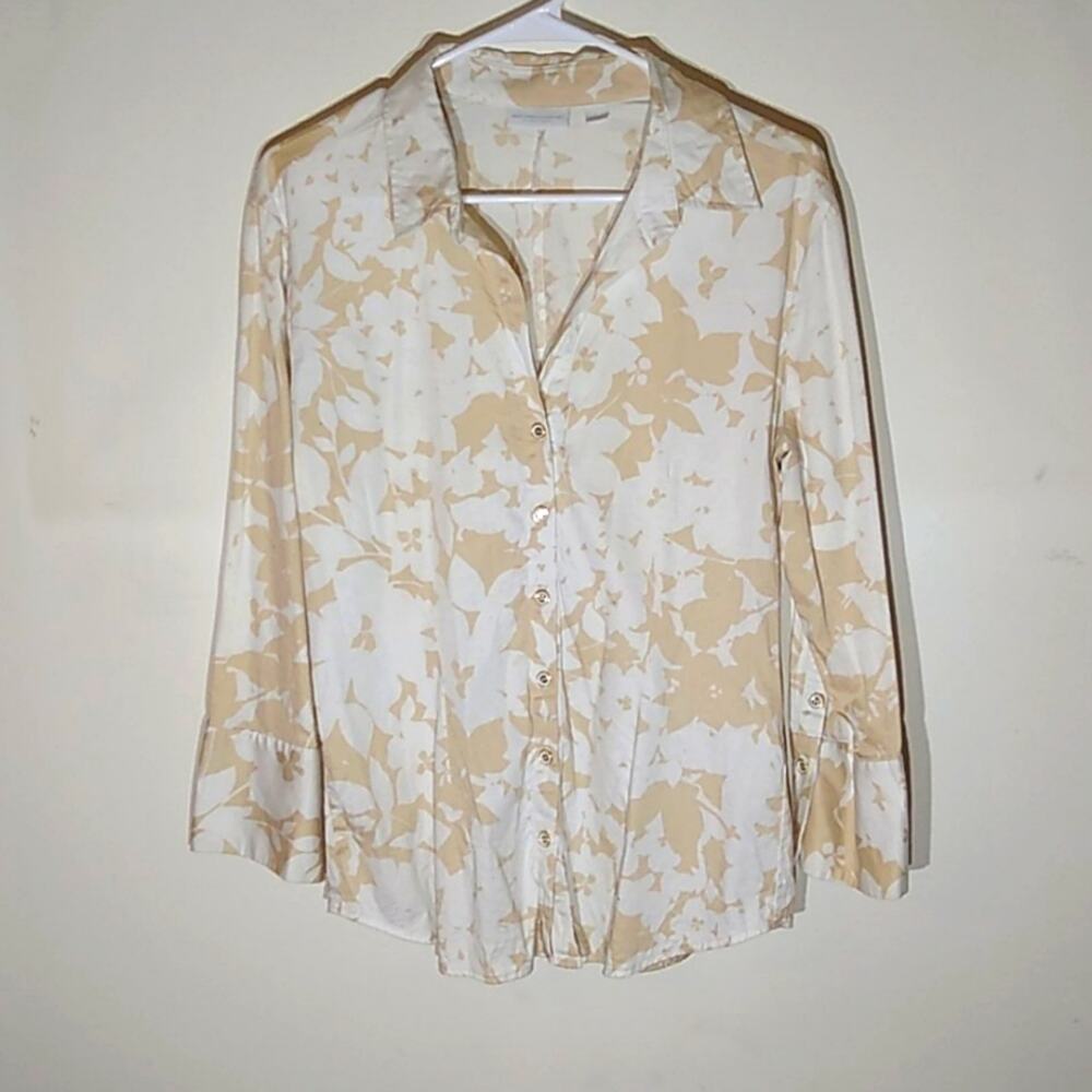 New York & company Women's blouse. Size Large Career piece.